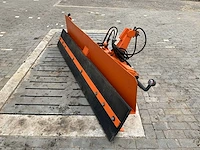 Sneeuwschuif hydraulisch verstelbaar. hulp bij laden voorzien - afbeelding 1 van  8