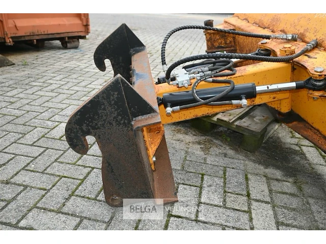 Sneeuwschuif - afbeelding 6 van  8