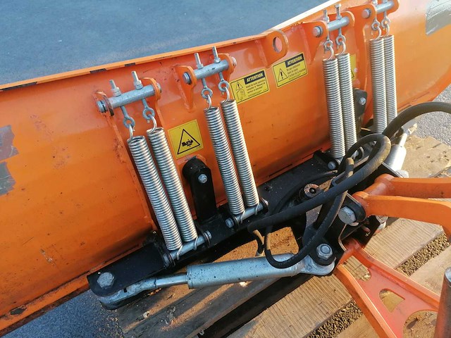 Sneeuwschuiver voor minitractor - afbeelding 5 van  9