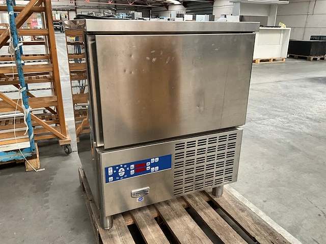 Snelkoeler electrolux rbf061 - afbeelding 1 van  7