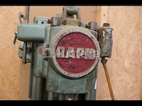 Snelle machine voor het inboren van kettingen