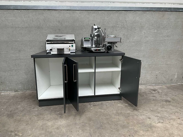 Snijmachine en sealmachine op werkkast - afbeelding 6 van  8