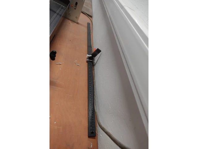 Snijmachine weidmuller + werkbank - afbeelding 3 van  5