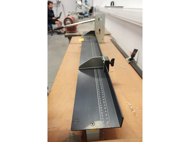 Snijmachine weidmuller + werkbank - afbeelding 4 van  5