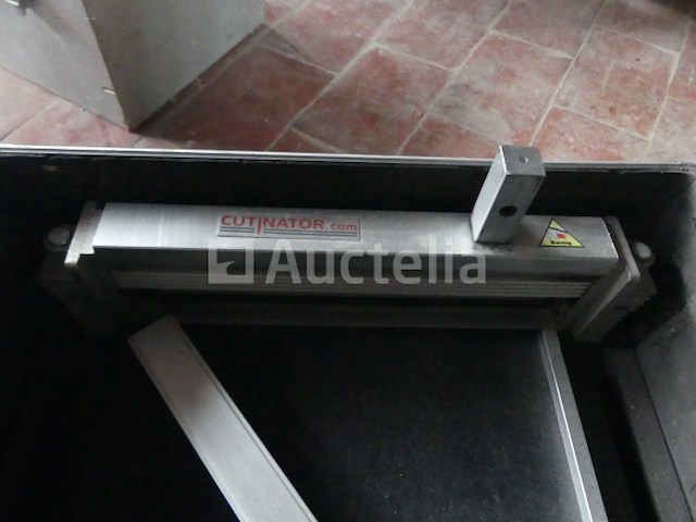 Snijtafel voor cutinator d-cut isolatie - afbeelding 1 van  5