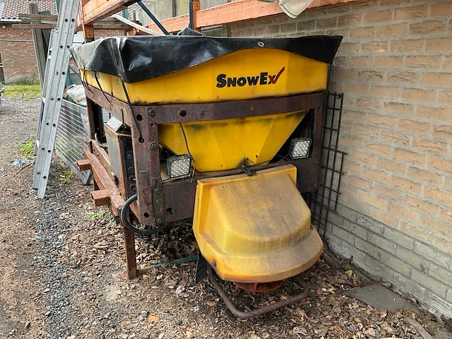 Snowex strooivat - afbeelding 8 van  13