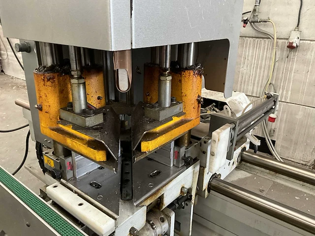 Soenen pvc lasmachine met hoekenpoets - afbeelding 5 van  37