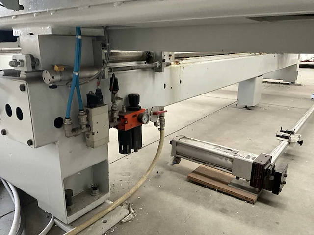 Soenen pvc lasmachine met hoekenpoets - afbeelding 13 van  37