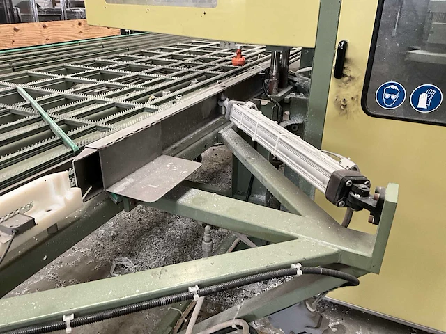 Soenen pvc lasmachine met hoekenpoets - afbeelding 17 van  37