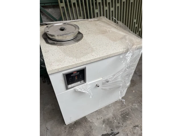 Soepwarmer met kast - afbeelding 1 van  4