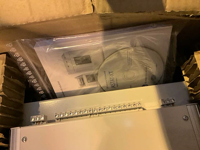 Soft starter astat xt + 2x frequentieregelaar astat plus - afbeelding 7 van  7