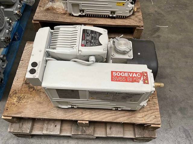 Sogevac sv65 bifc vacuümpomp - afbeelding 1 van  7