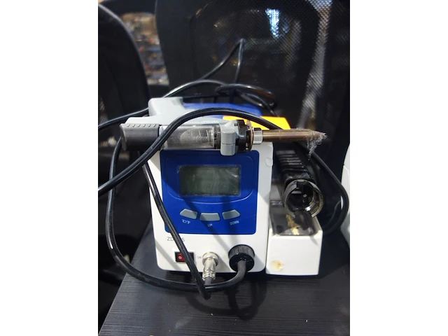 Soldering station - afbeelding 1 van  3