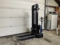 Solid hub lift elektrische stapelaar - afbeelding 1 van  9