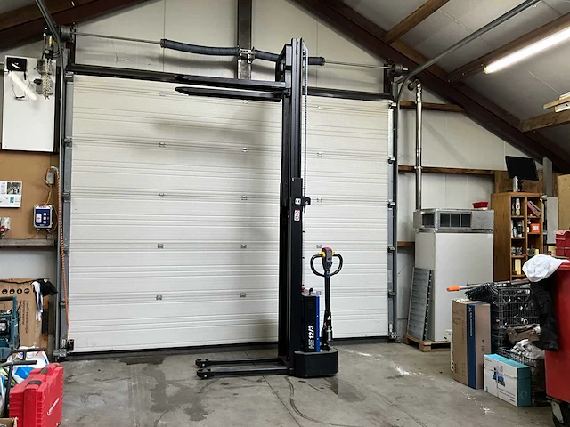 Solid hub lift elektrische stapelaar - afbeelding 4 van  9