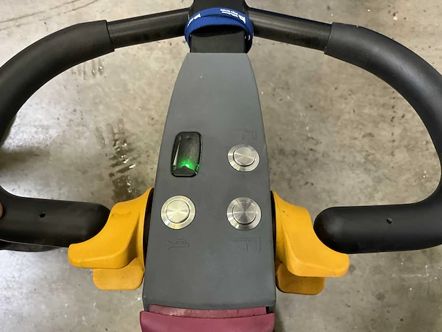 Solid hub lift elektrische stapelaar - afbeelding 6 van  9