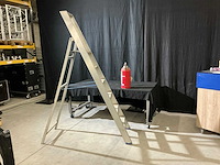 Solide aluminium ladder - afbeelding 1 van  3