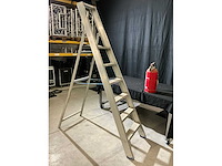 Solide aluminium ladder - afbeelding 2 van  3