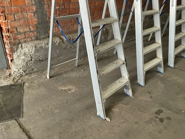 Solide aluminium trapladder - afbeelding 2 van  3