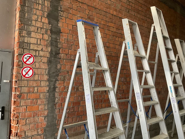 Solide aluminium trapladder - afbeelding 3 van  3