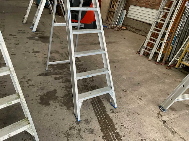 Solide aluminium trapladder - afbeelding 2 van  3