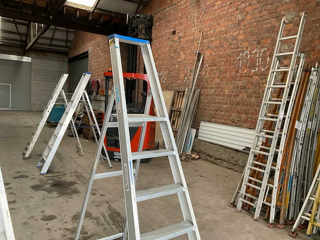 Solide aluminium trapladder - afbeelding 3 van  3