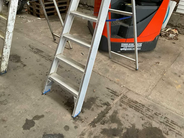 Solide aluminium trapladder - afbeelding 2 van  4