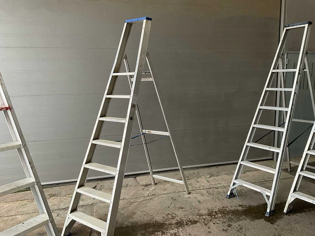 Solide aluminium trapladder - afbeelding 1 van  3