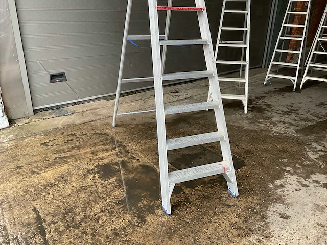 Solide aluminium trapladder - afbeelding 2 van  3