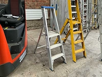 Solide aluminium trapladder - afbeelding 2 van  3