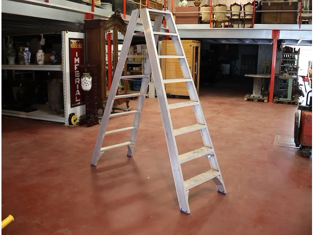 Solide aluminium trapladder - afbeelding 2 van  3