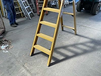 Solide polyester trapladder - afbeelding 2 van  3