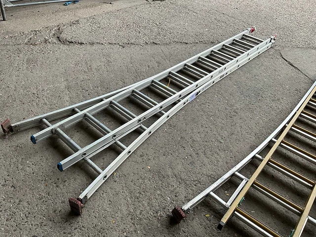 Solide schuifladder - afbeelding 1 van  3