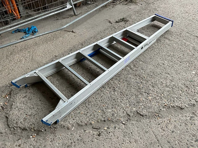 Solide vouwladder - afbeelding 1 van  4