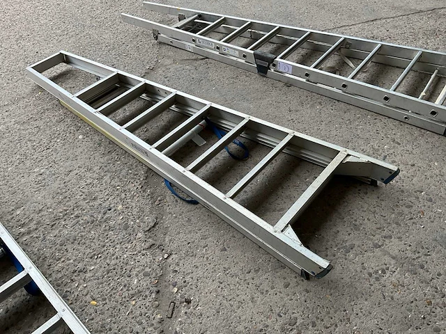 Solide vouwladder - afbeelding 1 van  3