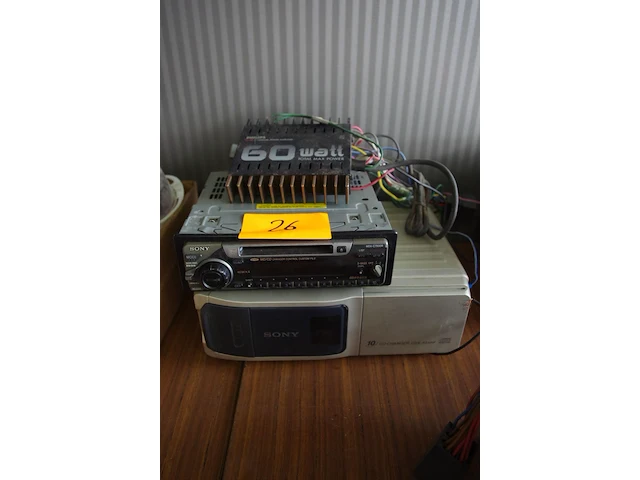 Sonny autoradio, cd lader en versterker - afbeelding 1 van  1