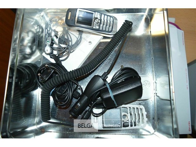 Sony ericsson gsm astrix en obelix editie - afbeelding 4 van  4