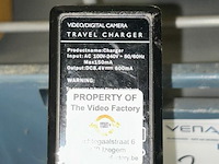 Sony oplaadstation + 2 batterijen - afbeelding 5 van  5