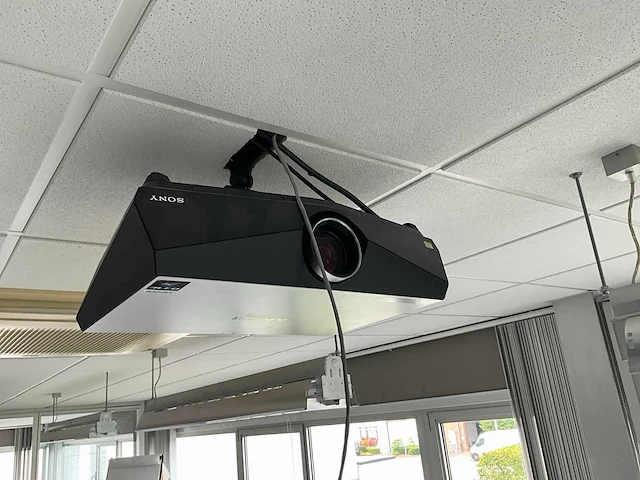Sony vpl fe40 beamer - afbeelding 1 van  7
