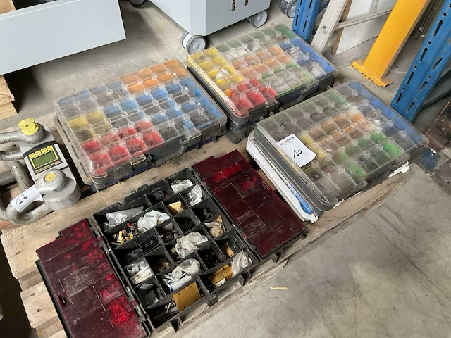 Sorteerkoffers met inhoud (7x) - afbeelding 1 van  9