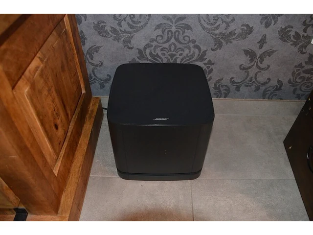 Soundbar bose met subwoofer en 2 speakers - afbeelding 2 van  6