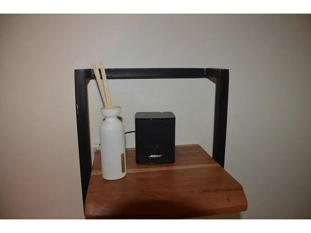Soundbar bose met subwoofer en 2 speakers - afbeelding 4 van  6