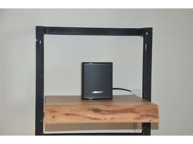 Soundbar bose met subwoofer en 2 speakers - afbeelding 5 van  6