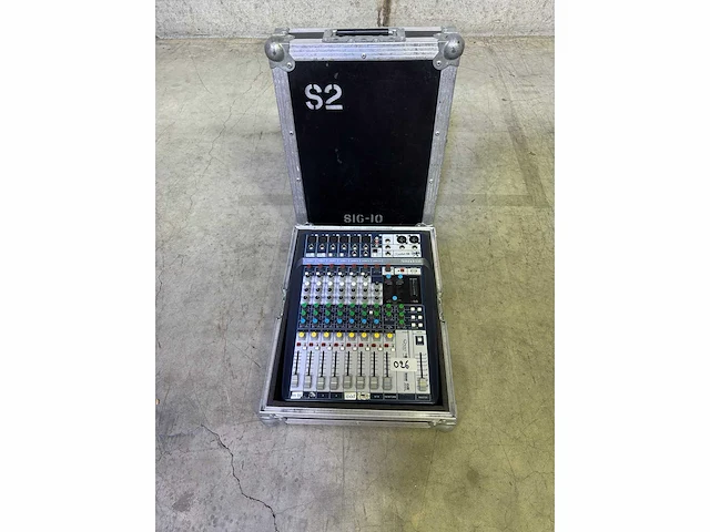 Soundcraft - signature 10 - analoge mengtafel - afbeelding 1 van  1
