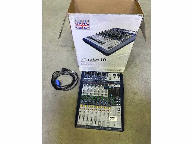 Soundcraft - signature 10 - analoge mengtafel - afbeelding 1 van  1