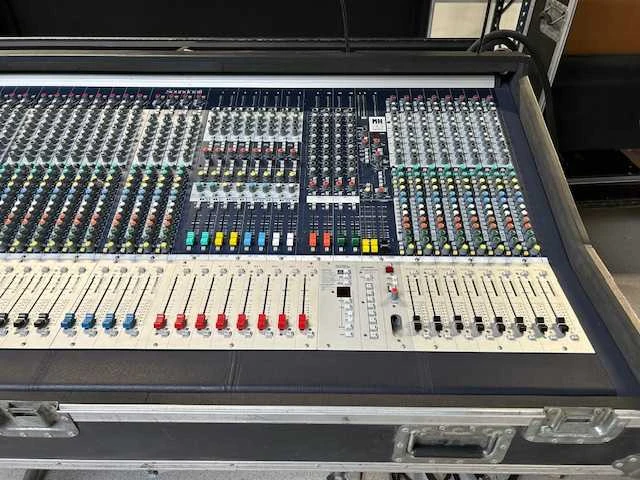 Soundcraft mh3 32 + 4 + dubbele voeding cps850 - afbeelding 3 van  4