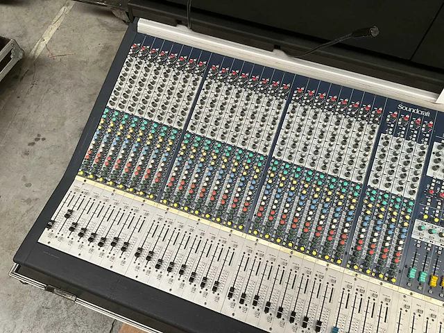 Soundcraft mh3 32ch + psu cps 800 - afbeelding 7 van  12