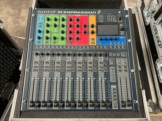 Soundcraft si expression - afbeelding 1 van  5