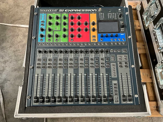 Soundcraft si expression - afbeelding 1 van  5