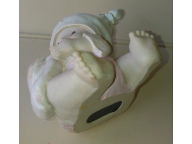 Spaarpot baby met doekje - afbeelding 8 van  11